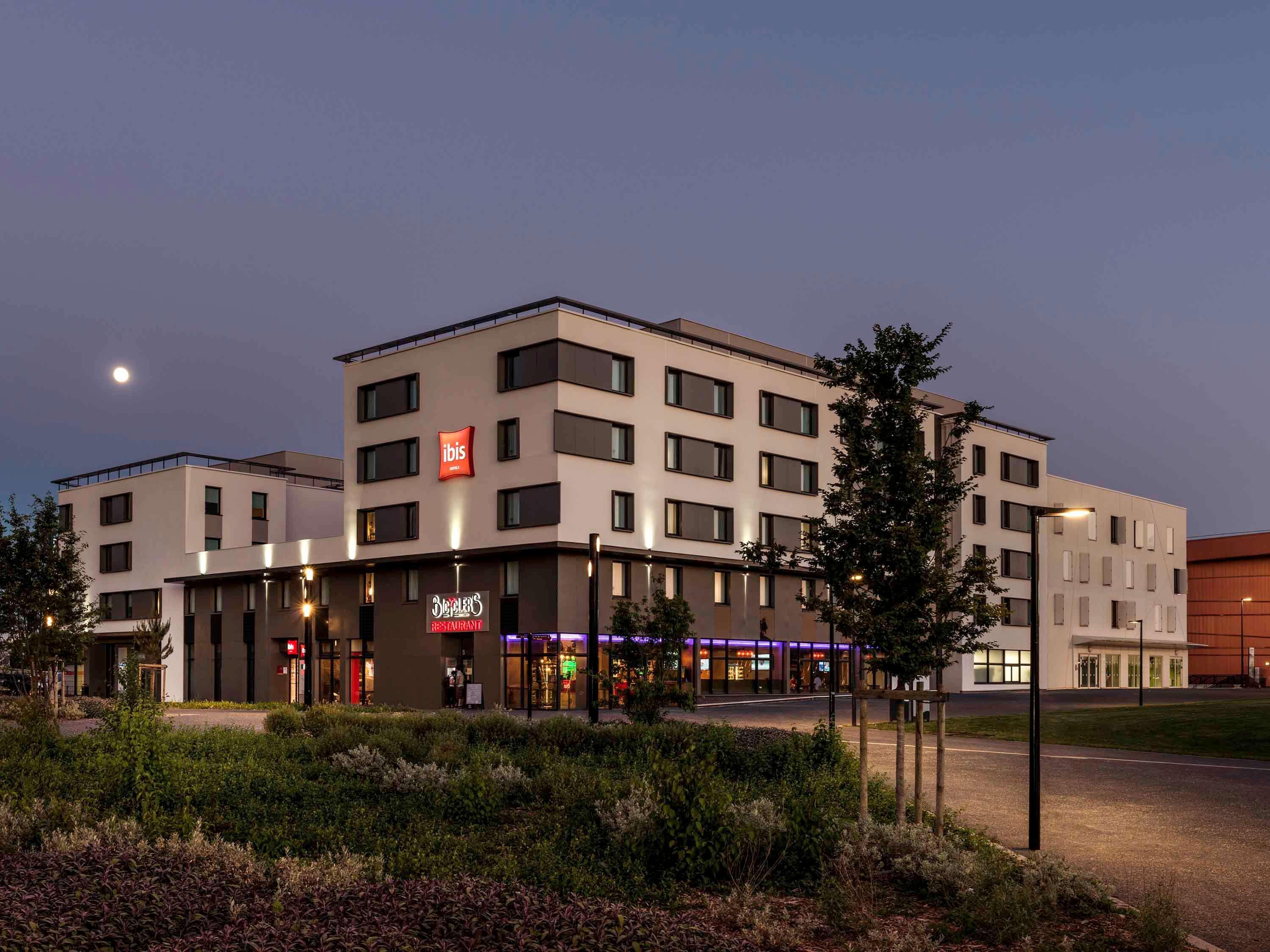 Hotel ibis Saint Quentin en Yvelines - Vélodrome Montigny-le-Bretonneux Exterior foto