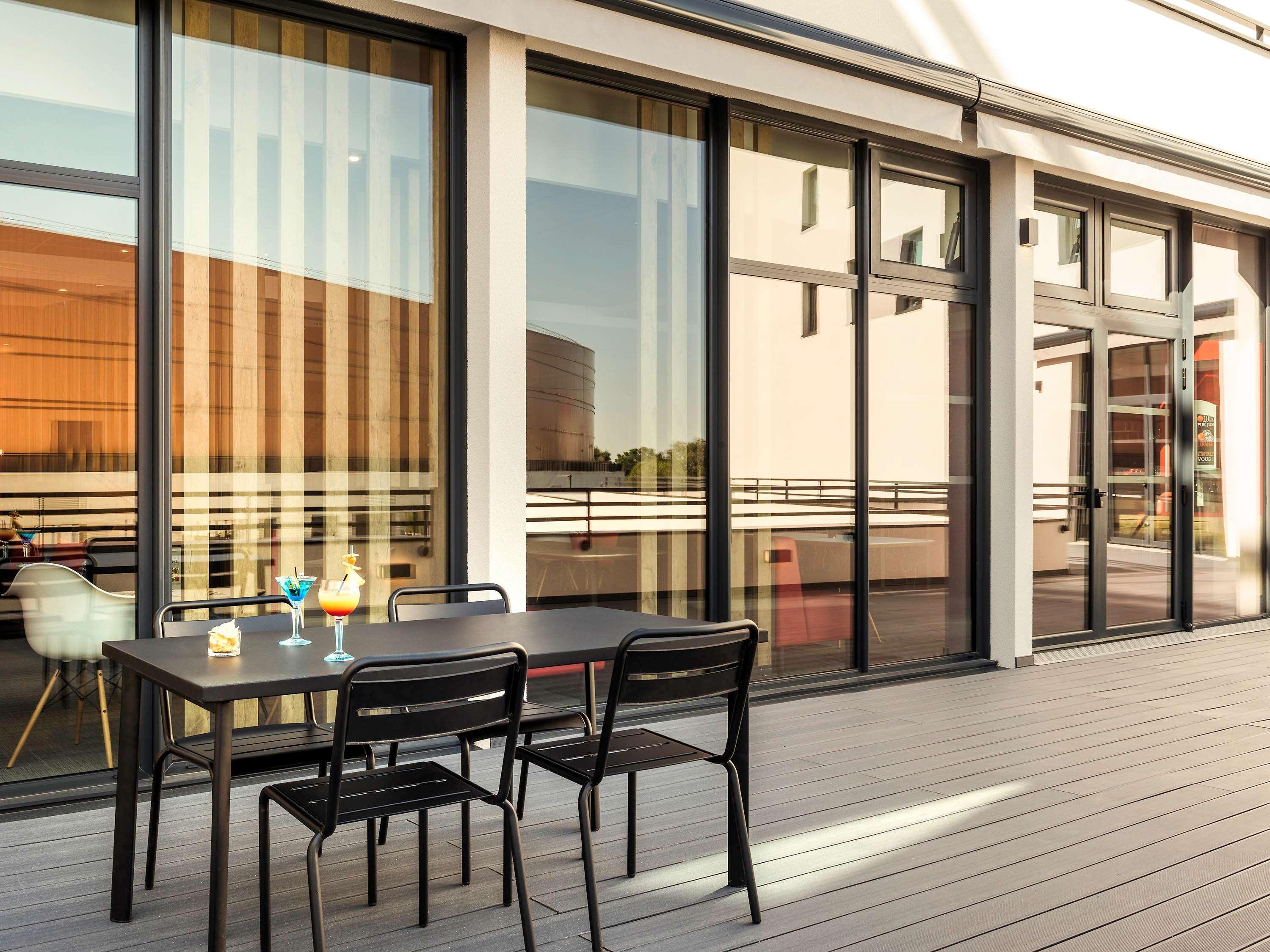 Hotel ibis Saint Quentin en Yvelines - Vélodrome Montigny-le-Bretonneux Exterior foto