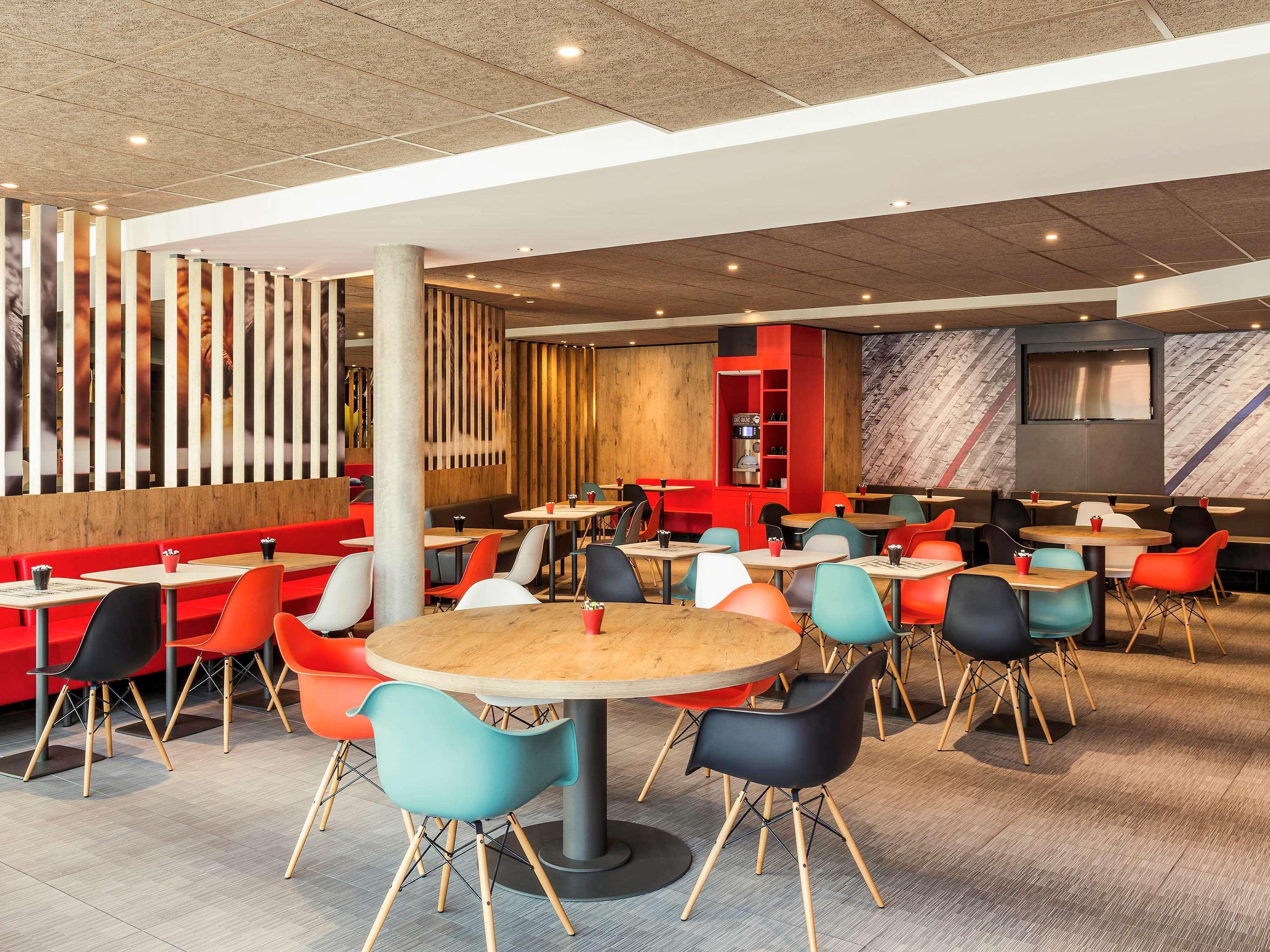 Hotel ibis Saint Quentin en Yvelines - Vélodrome Montigny-le-Bretonneux Exterior foto