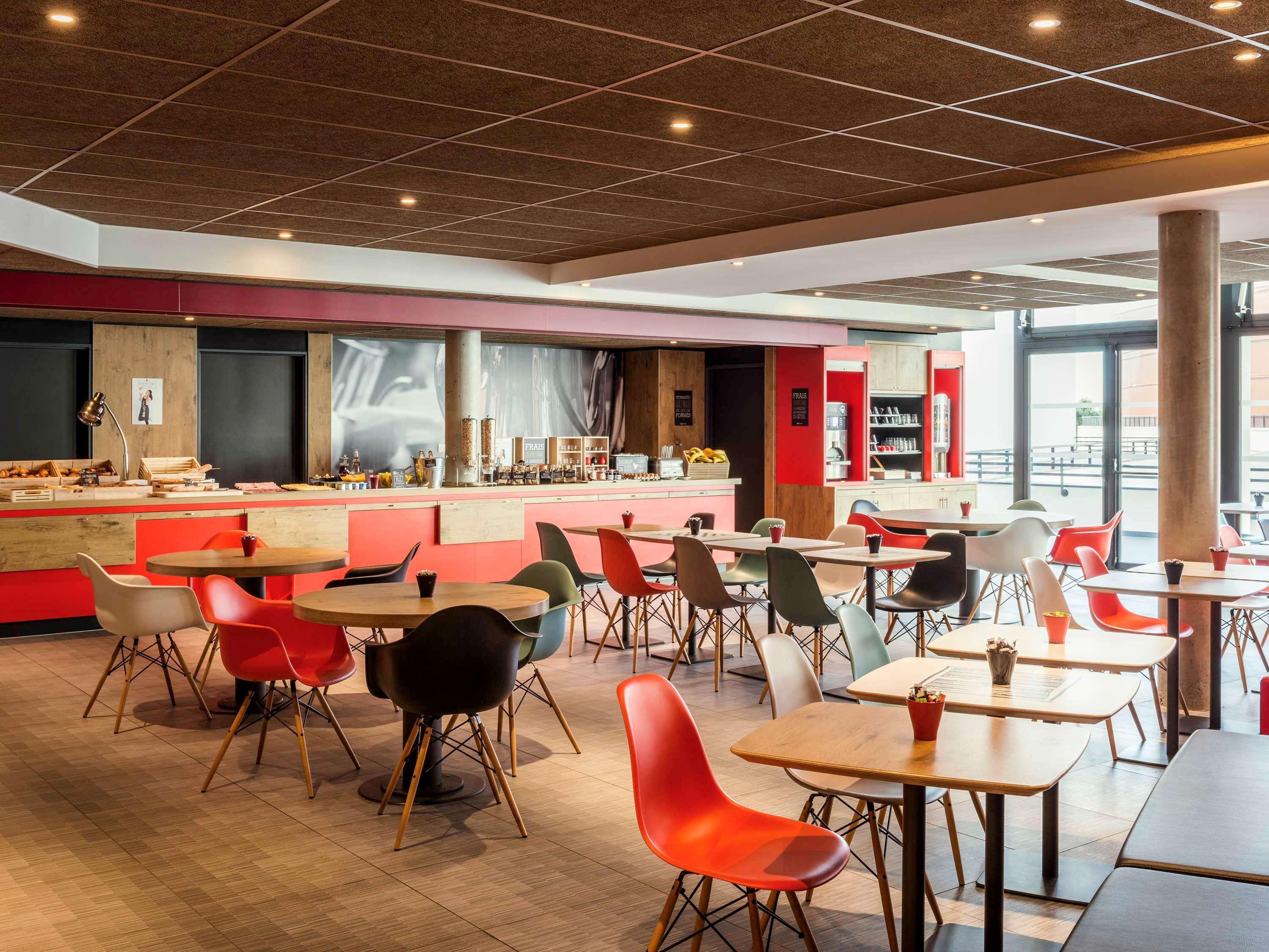 Hotel ibis Saint Quentin en Yvelines - Vélodrome Montigny-le-Bretonneux Exterior foto