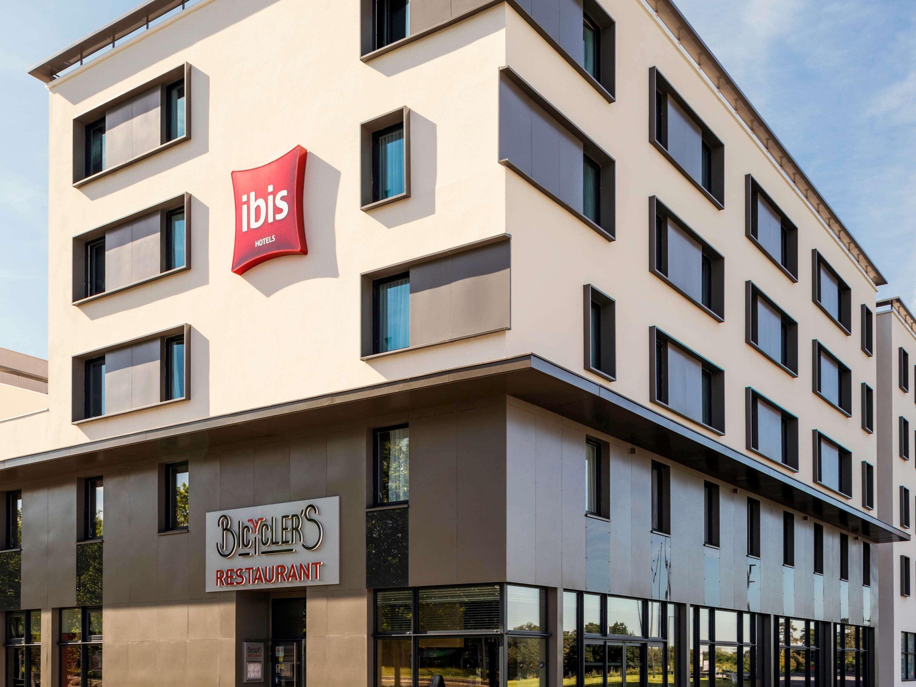 Hotel ibis Saint Quentin en Yvelines - Vélodrome Montigny-le-Bretonneux Exterior foto